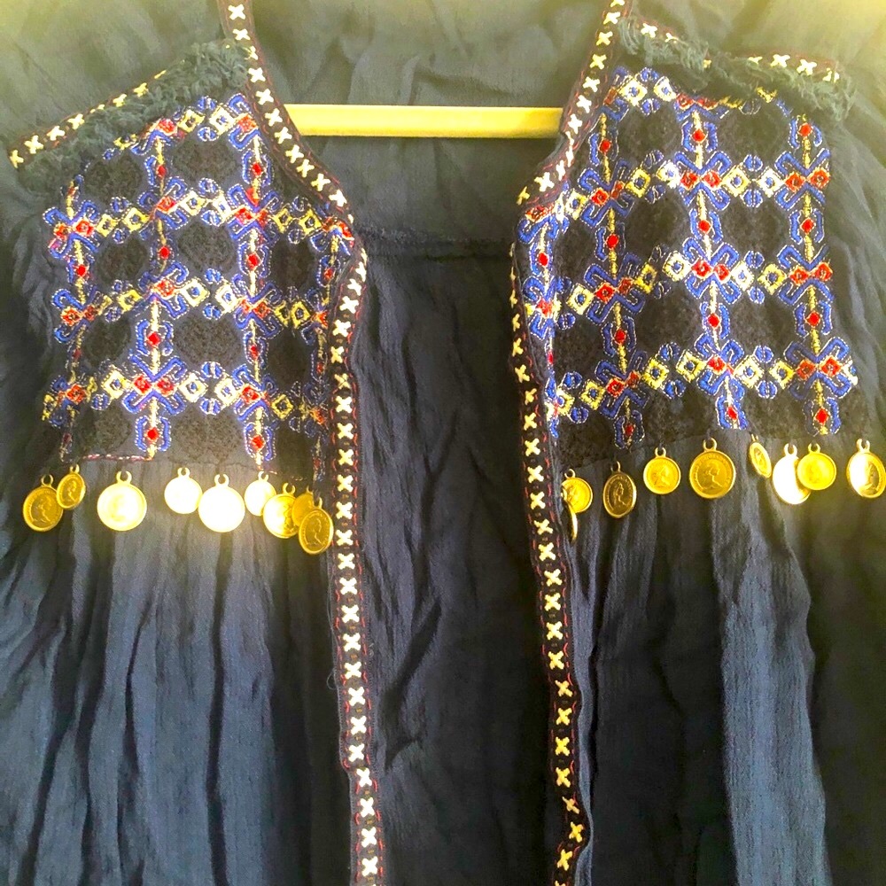 Embroidered Top NWOT Boho Coin Detail Navy Blue Size L Beautiful Fabric Feminine